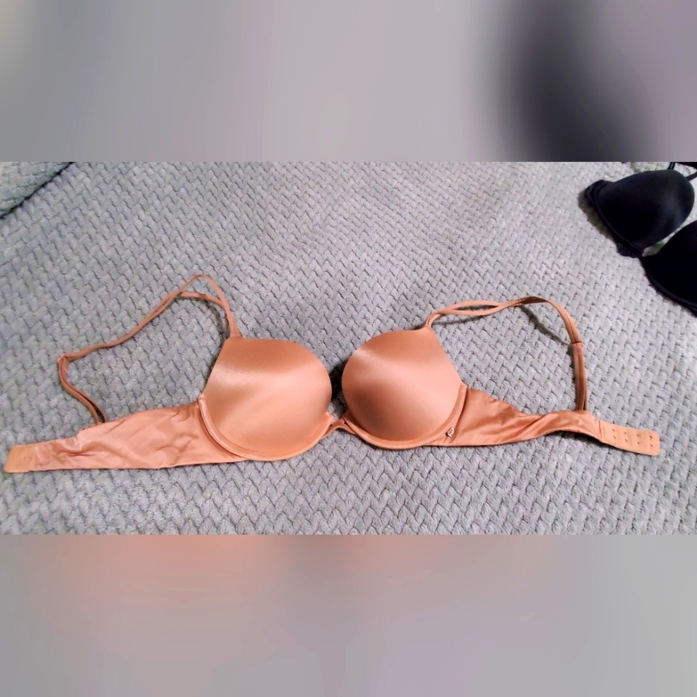 Victoria's Secret 32C Padded Push Bra